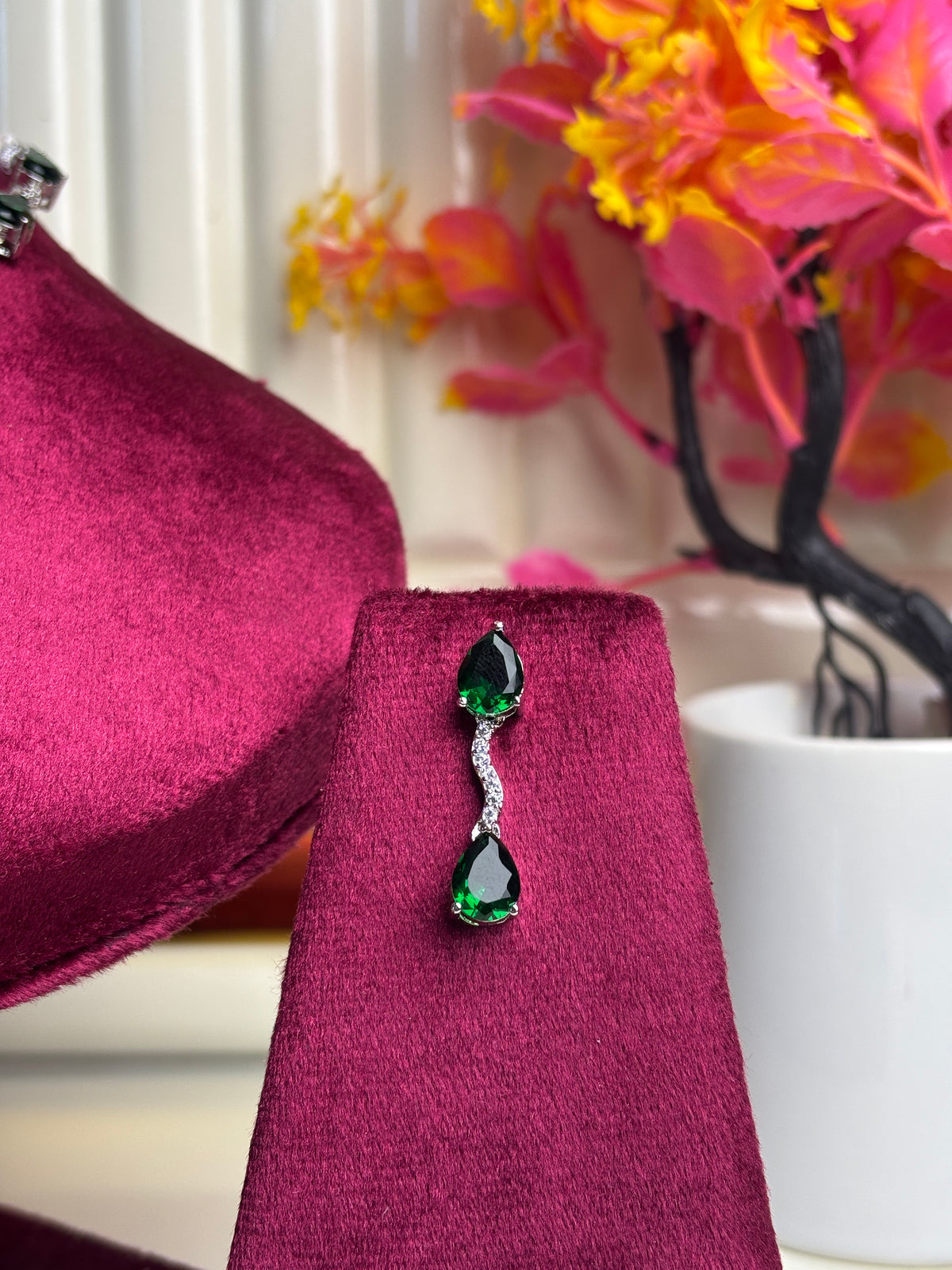 Green Teardrop Stone Necklace and Earring Set
